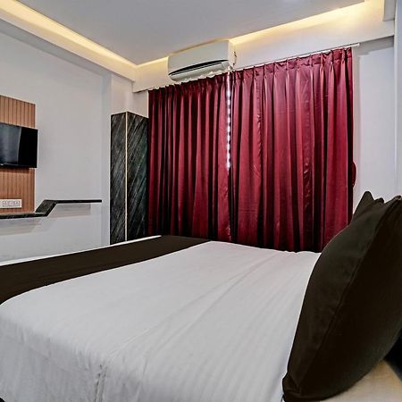 Hotel O Star Galaxy Surat Exterior foto