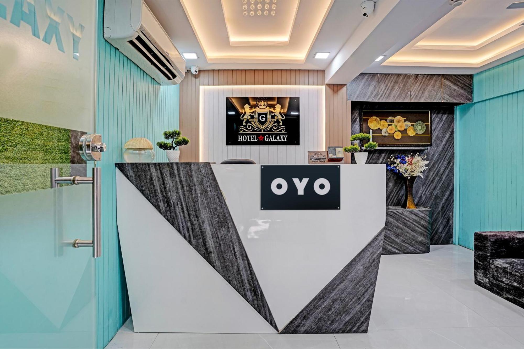 Hotel O Star Galaxy Surat Exterior foto